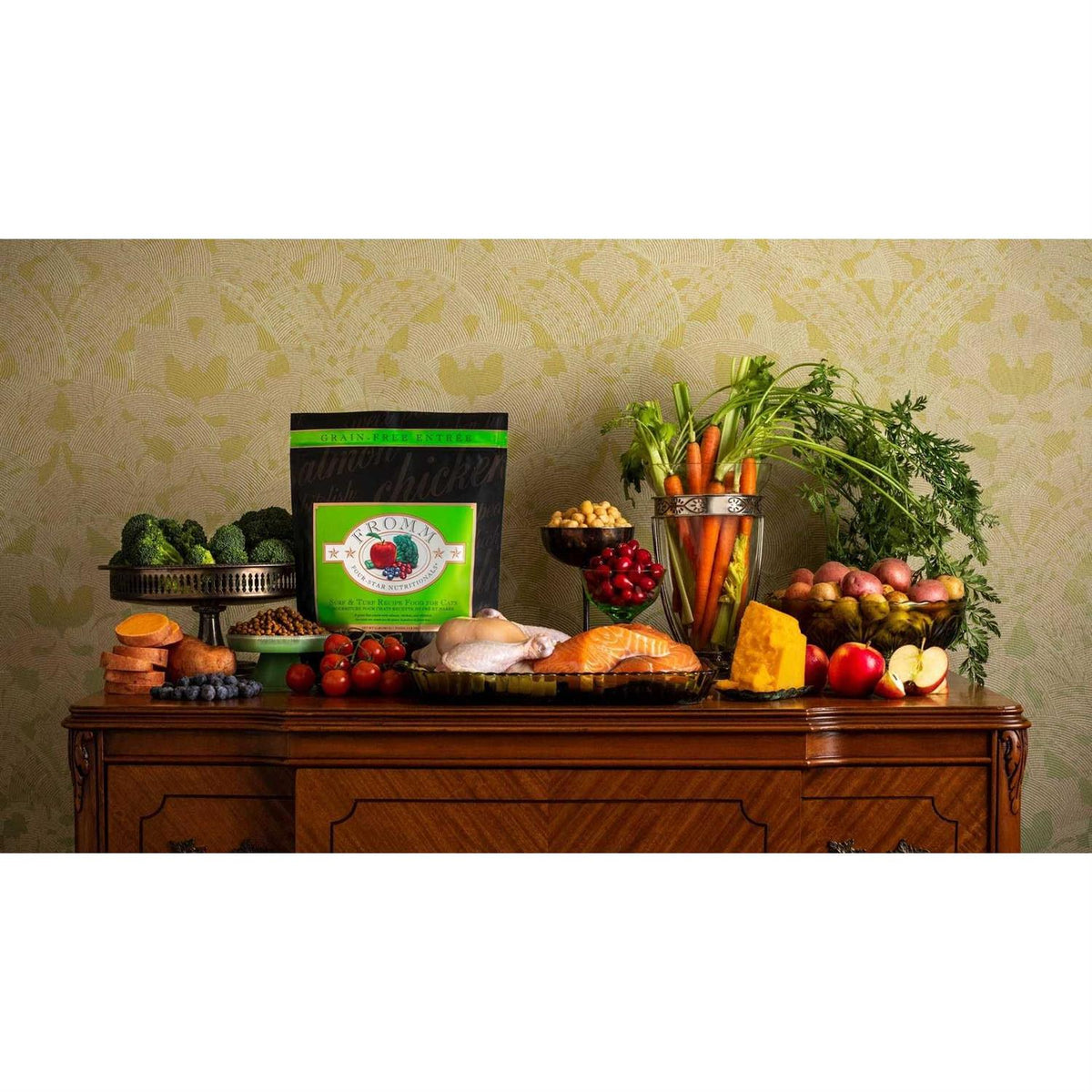 Surf Turf Cat Food O8530