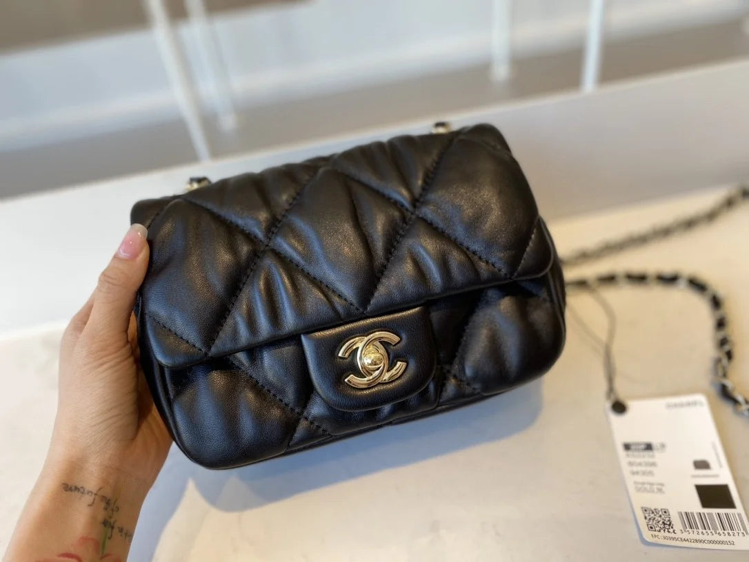 Small Flap Bag Gold Hardware Black Handbag D9306